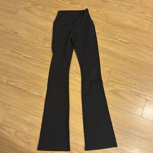 ALO Yoga Bootcut leggings